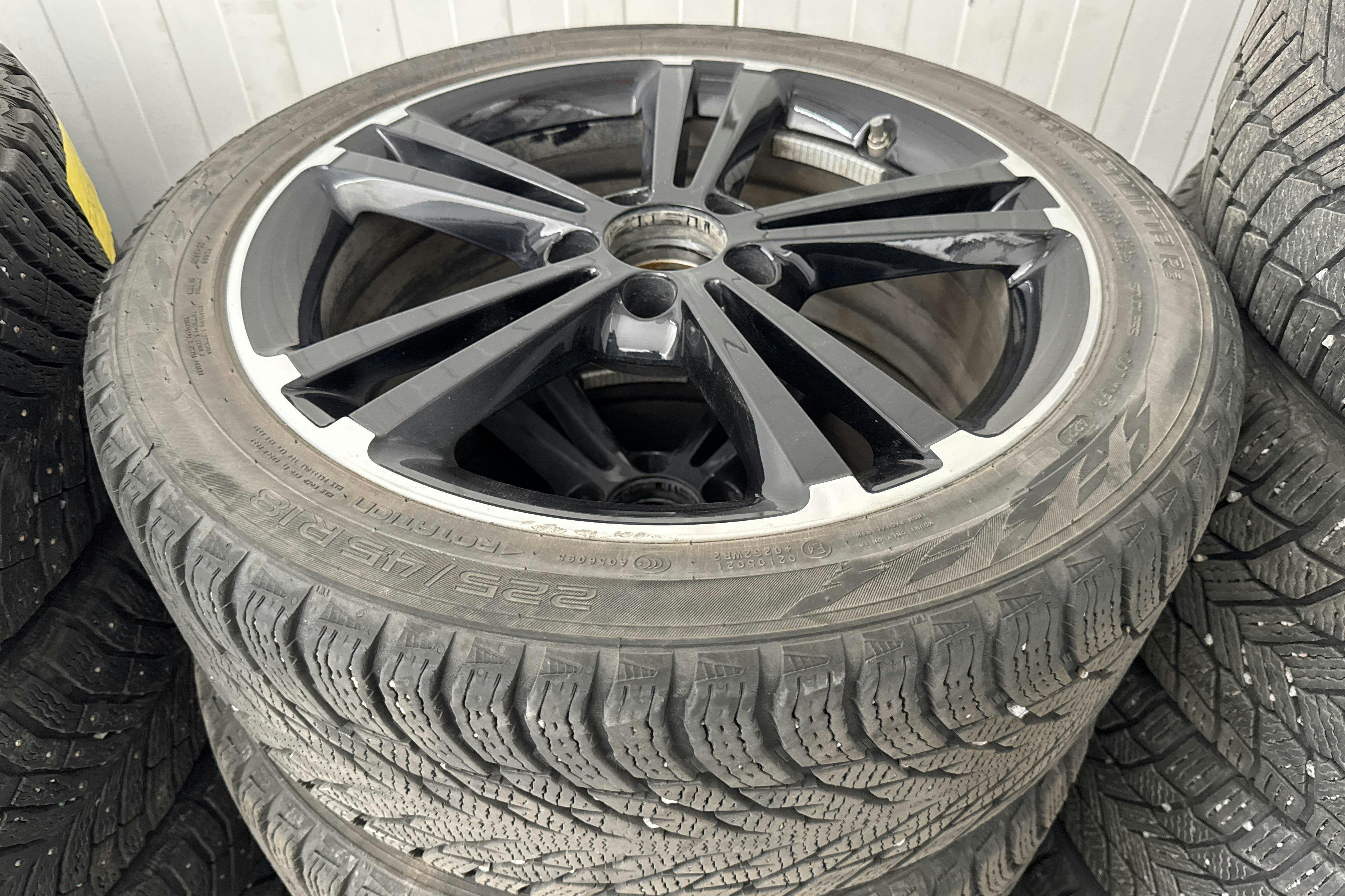 Vehicle Image 21