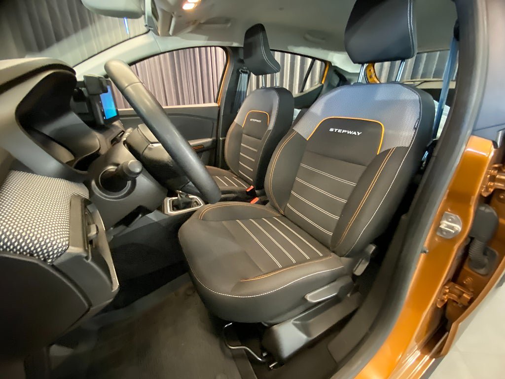Vehicle Image 7