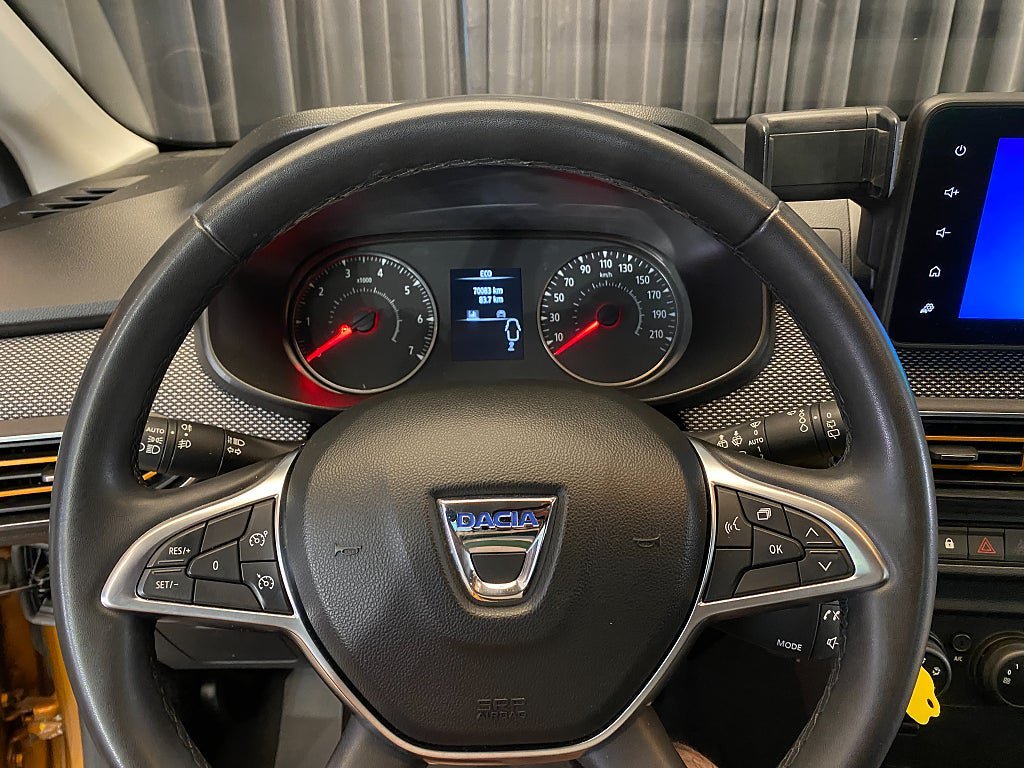 Vehicle Image 32