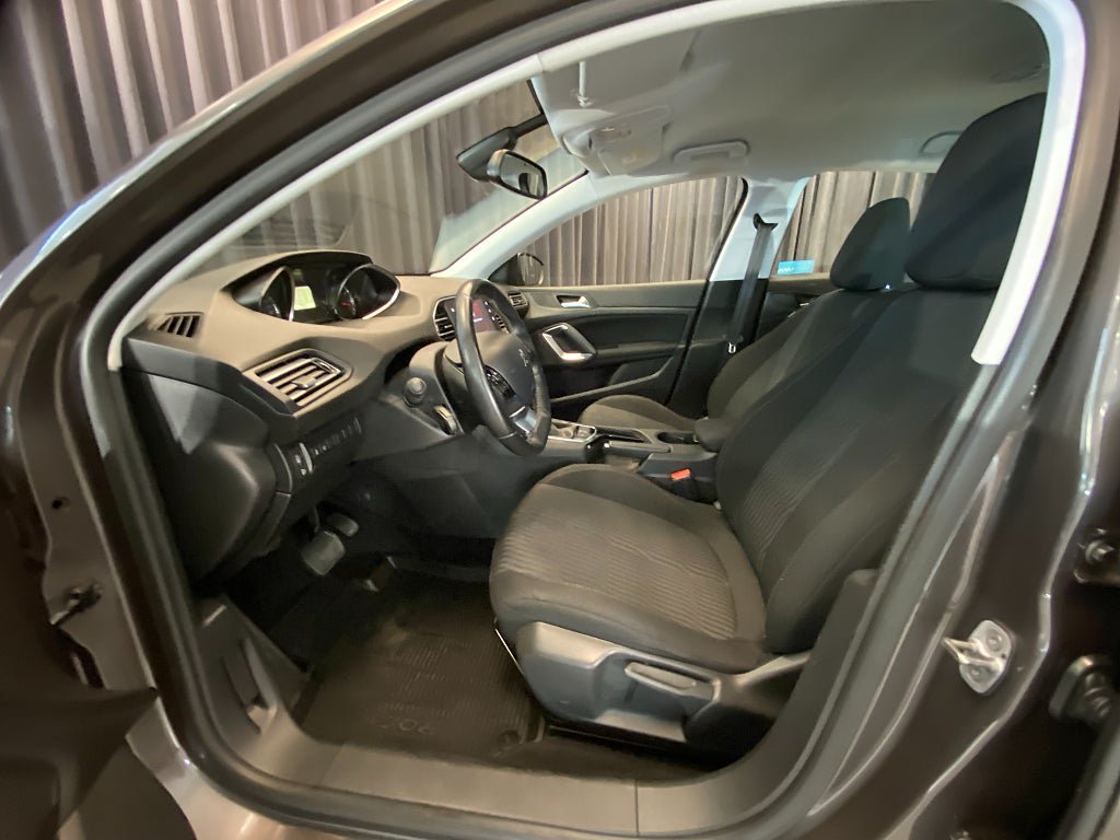 Vehicle Image 45