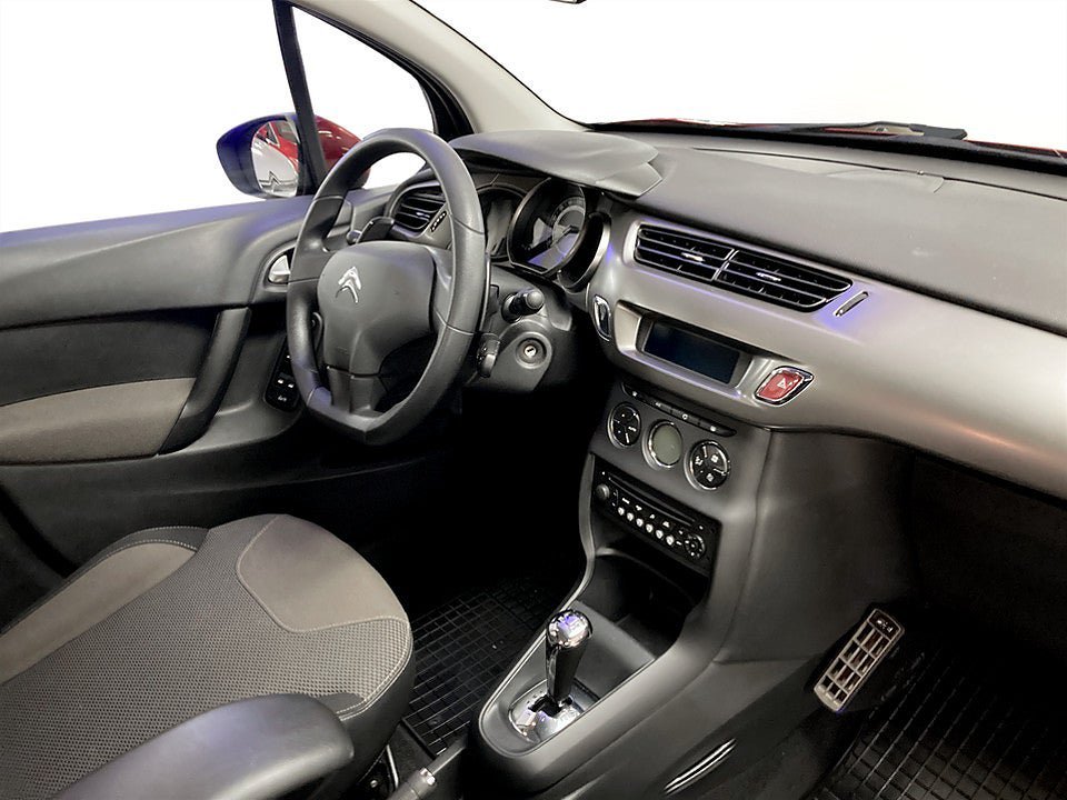 Vehicle Image 11