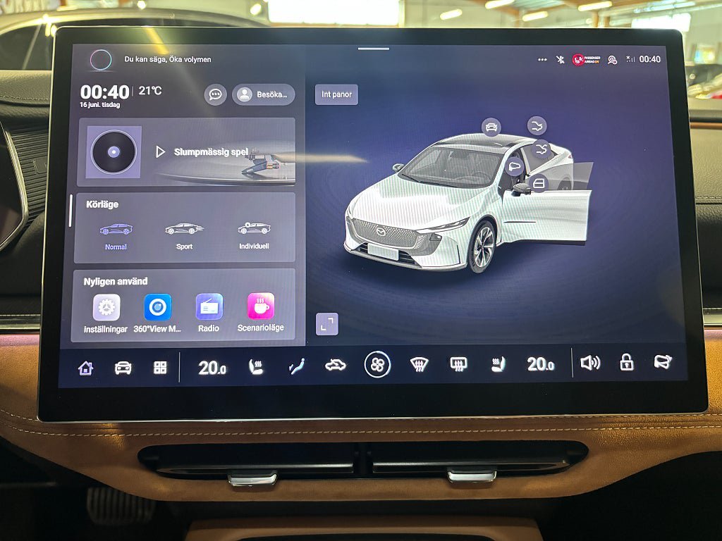 Vehicle Image 9