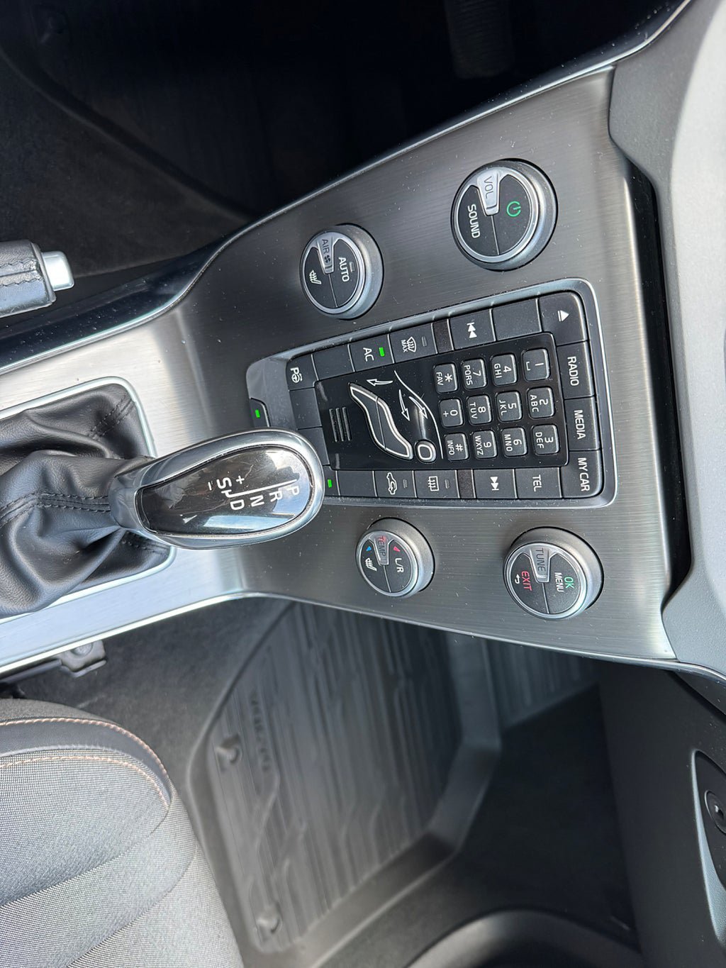 Vehicle Image 14