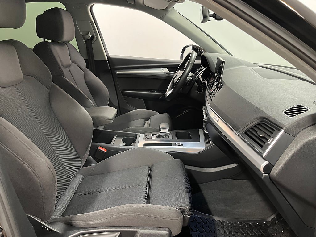 Vehicle Image 21