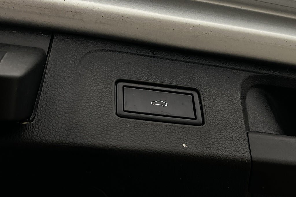 Vehicle Image 28