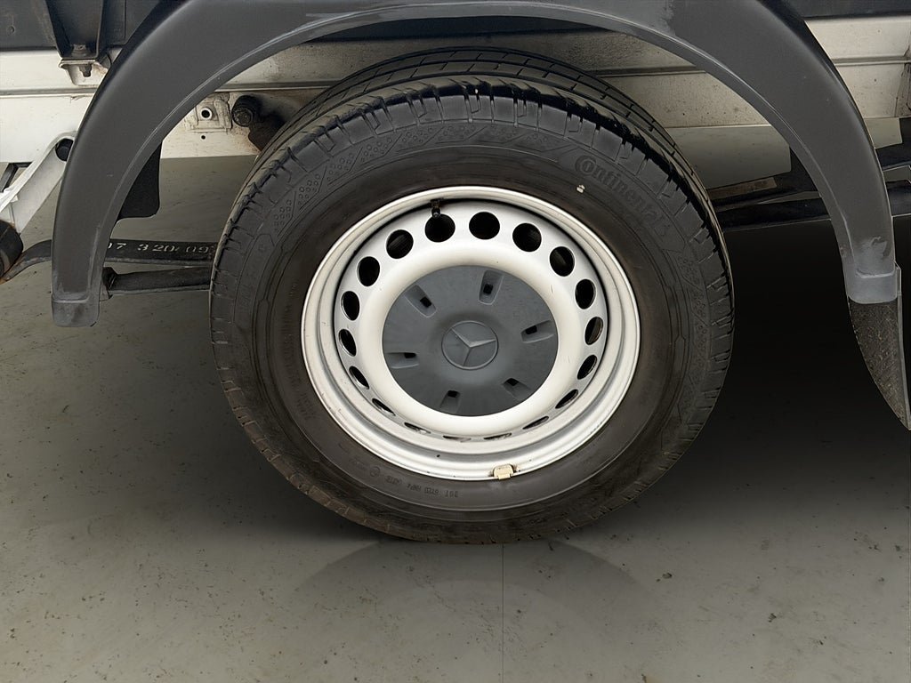 Vehicle Image 27