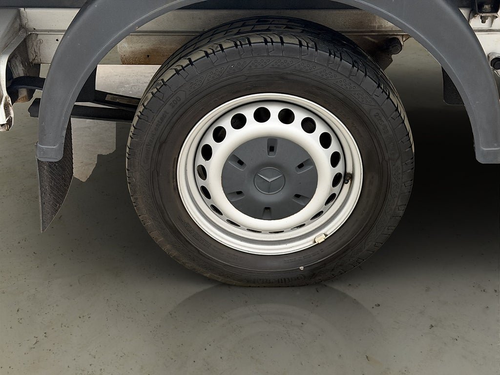 Vehicle Image 28