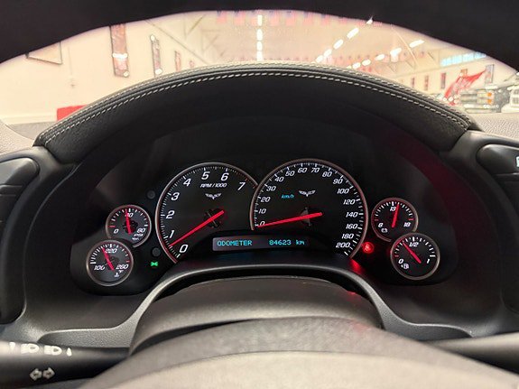Vehicle Image 25