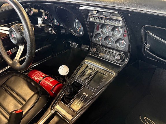 Vehicle Image 32