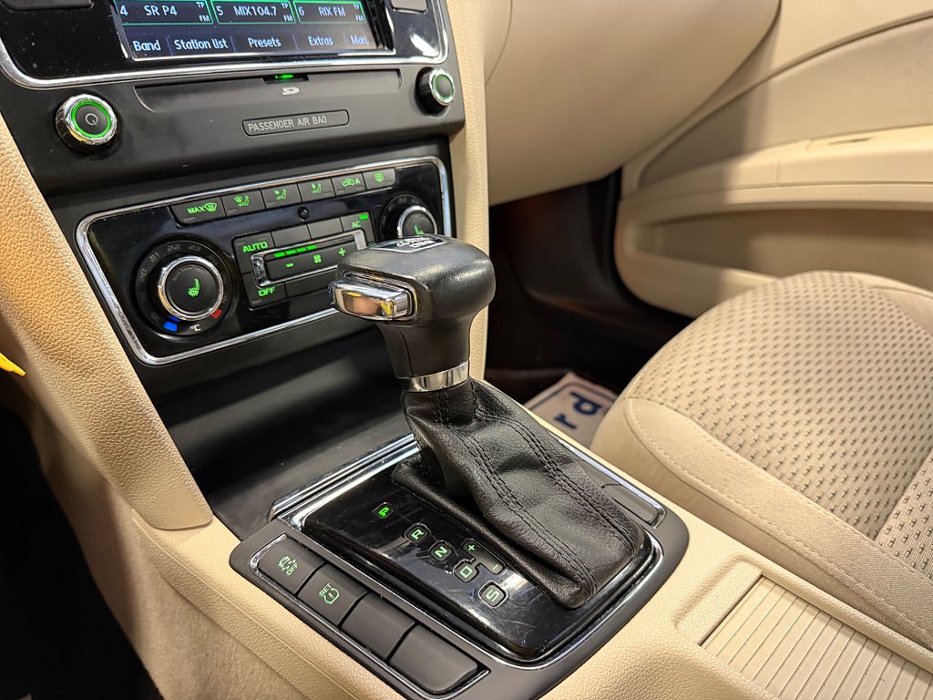 Vehicle Image 14