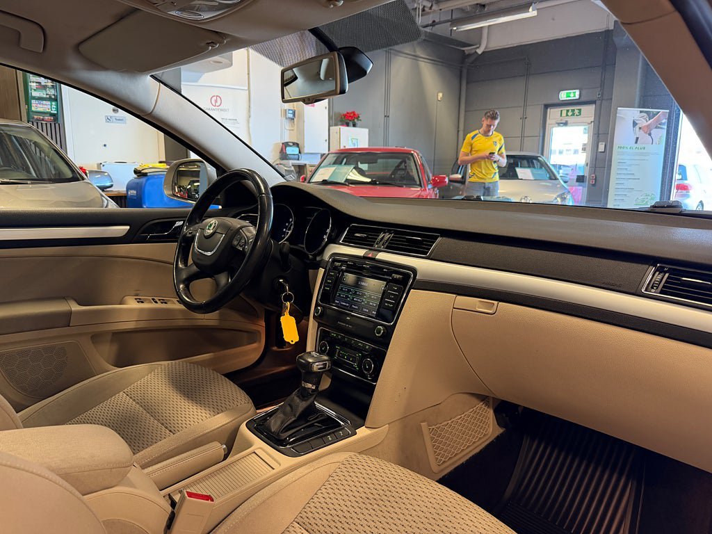 Vehicle Image 18