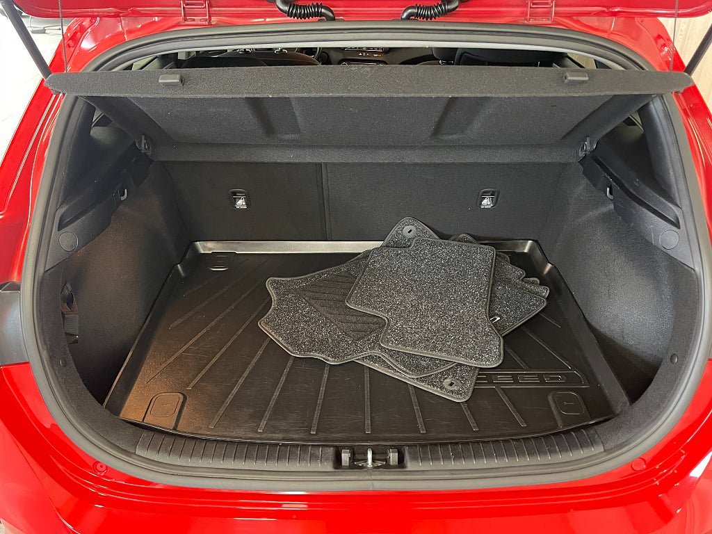 Vehicle Image 17