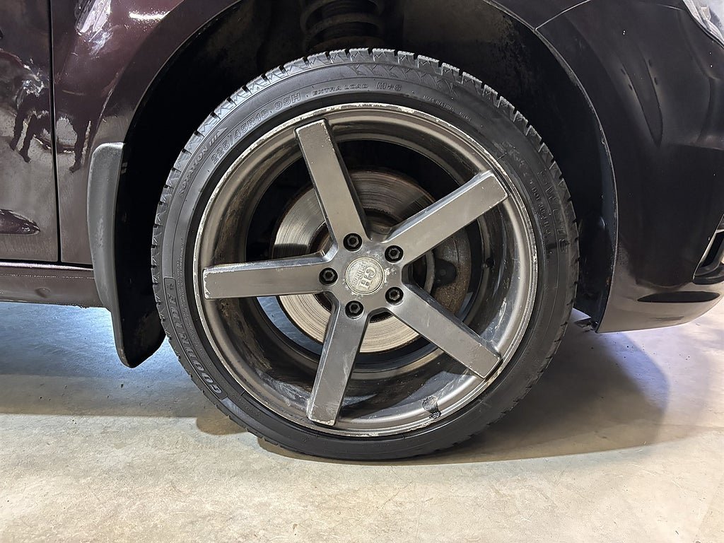 Vehicle Image 22