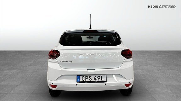 Vehicle Image 6