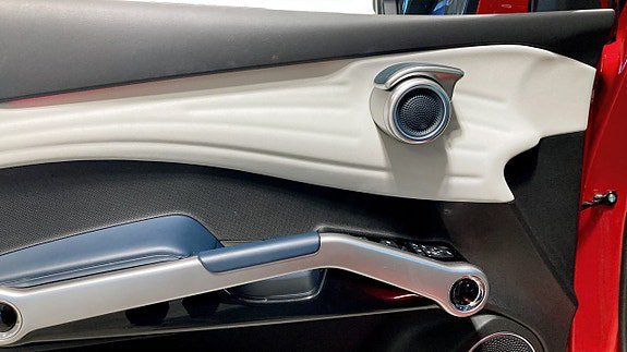Vehicle Image 11