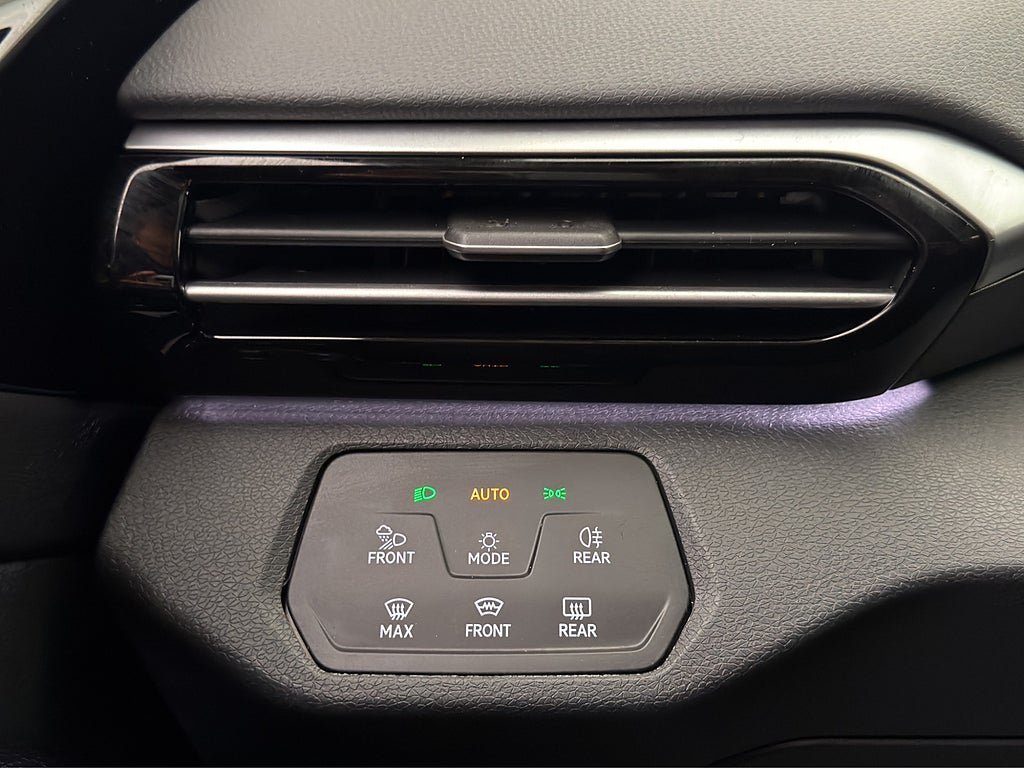 Vehicle Image 28