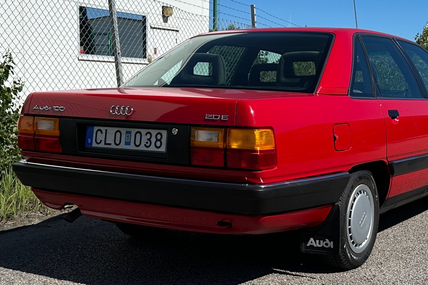 Vehicle Image 22