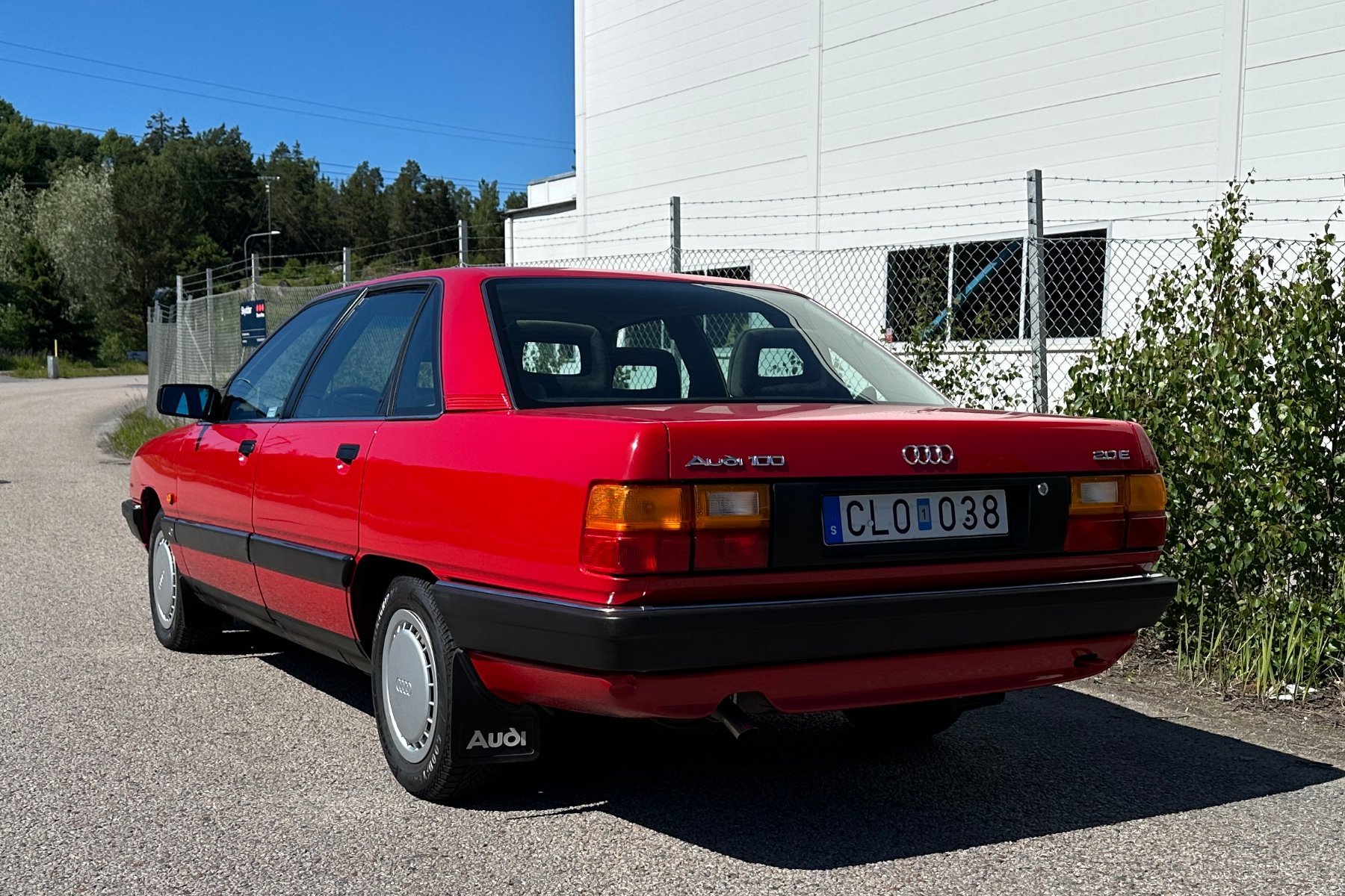 Vehicle Image 23
