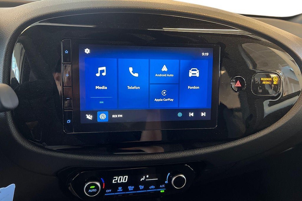 Vehicle Image 15