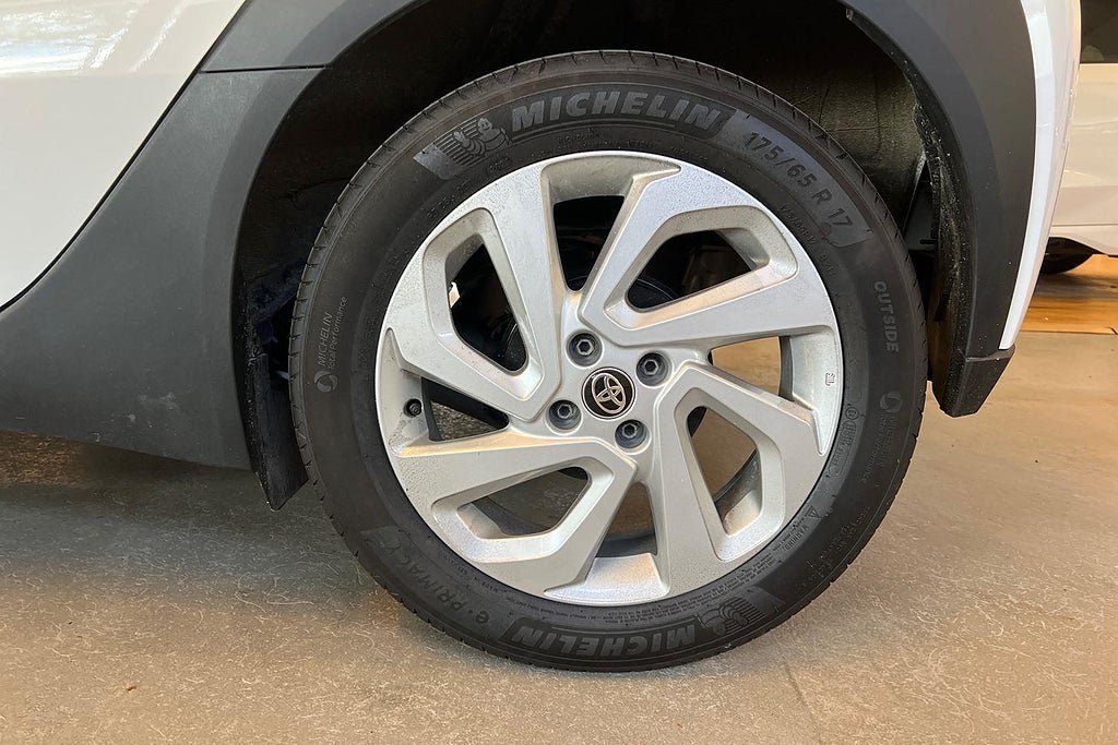 Vehicle Image 18