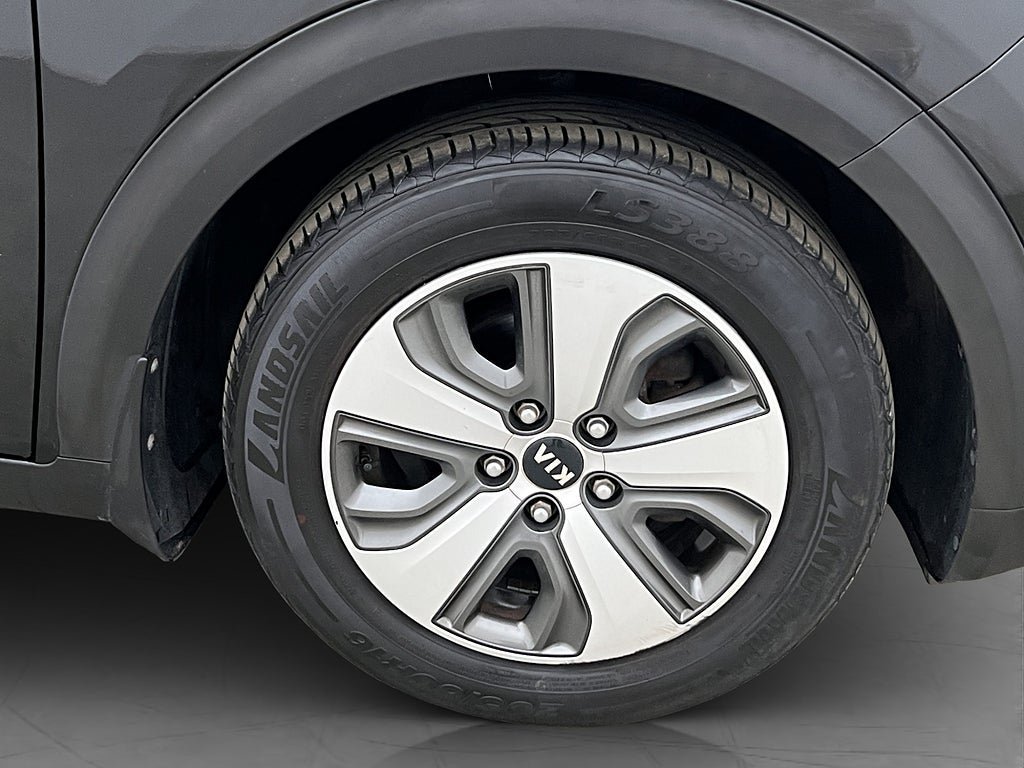 Vehicle Image 30
