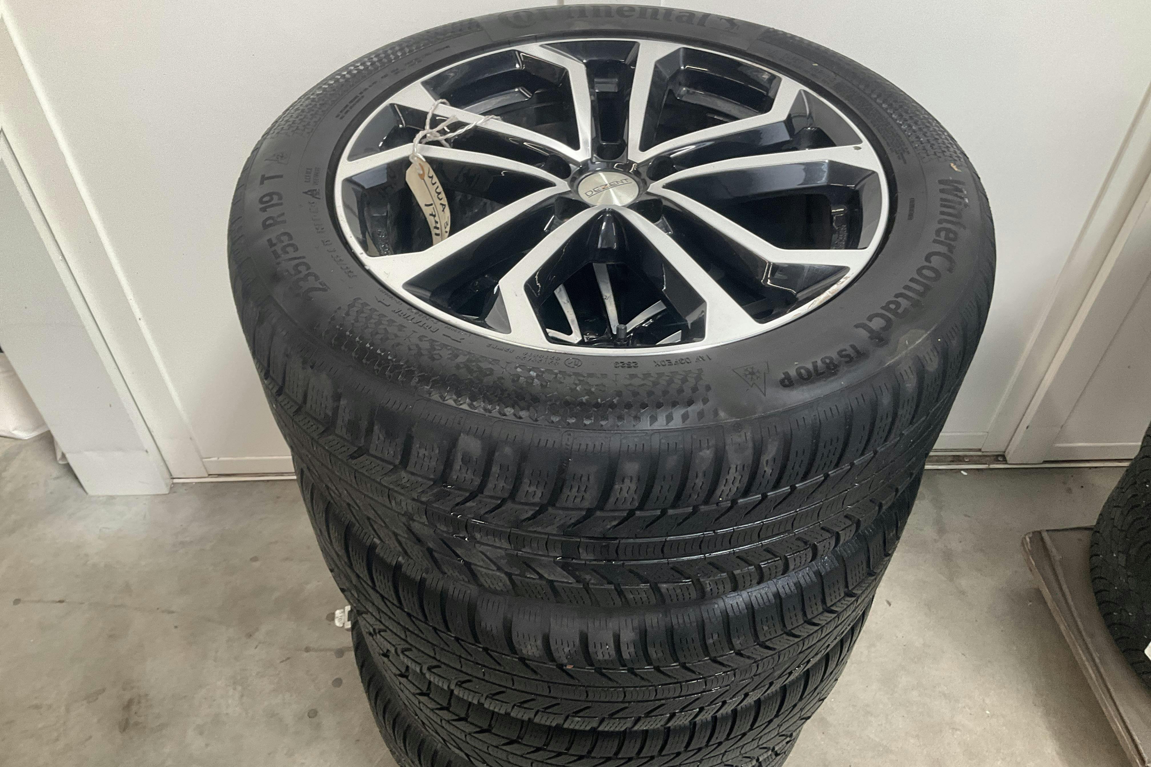 Vehicle Image 21