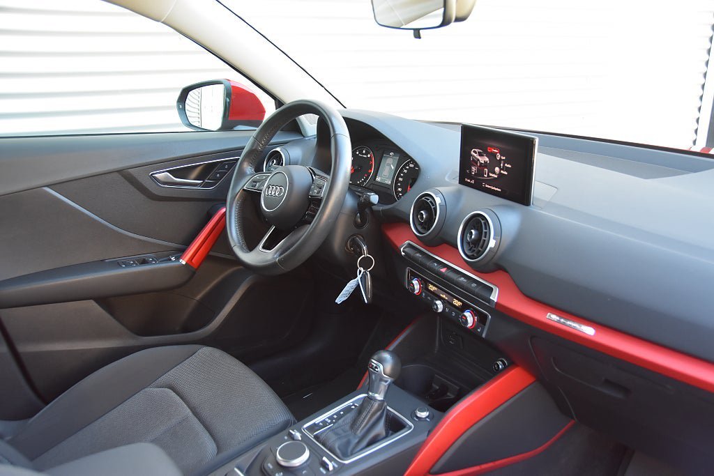 Vehicle Image 10