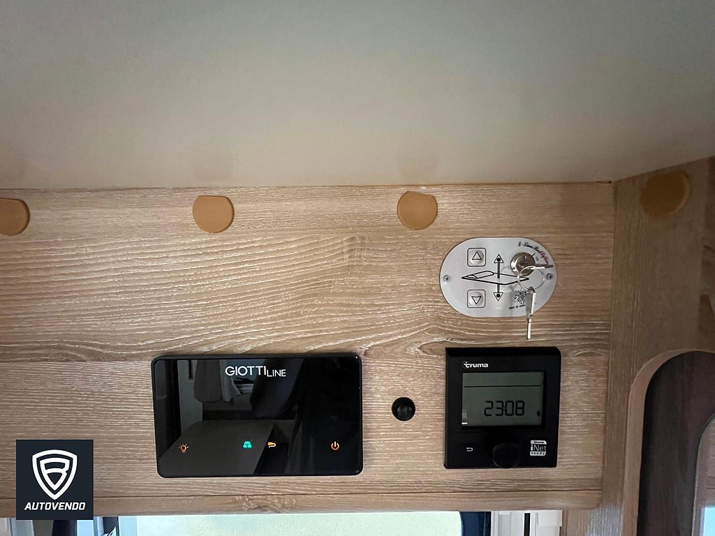 Vehicle Image 22