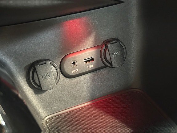 Vehicle Image 24