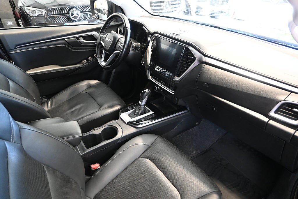 Vehicle Image 10