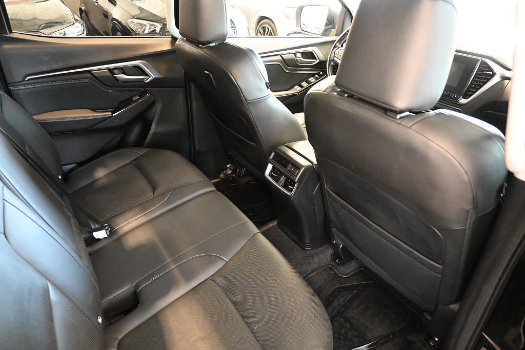 Vehicle Image 13