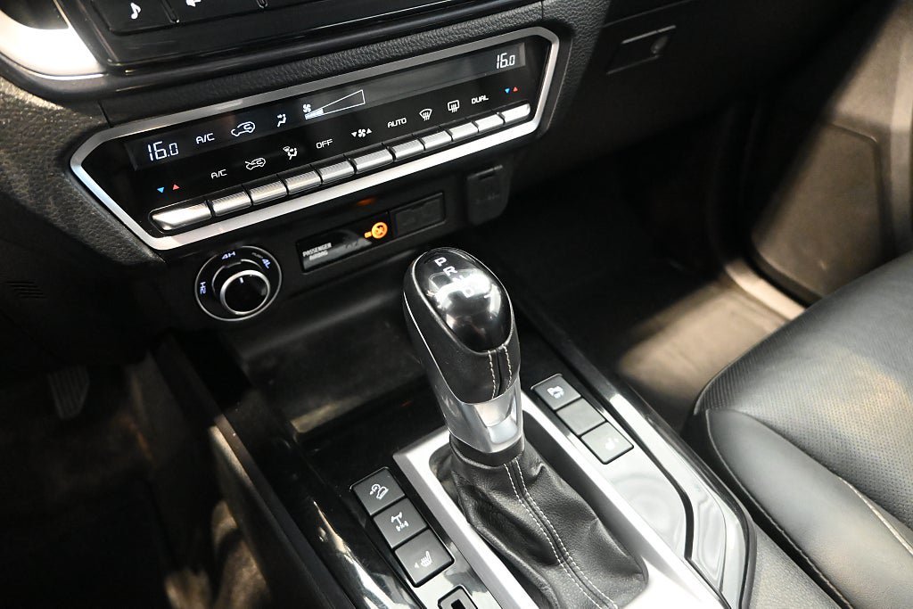 Vehicle Image 23