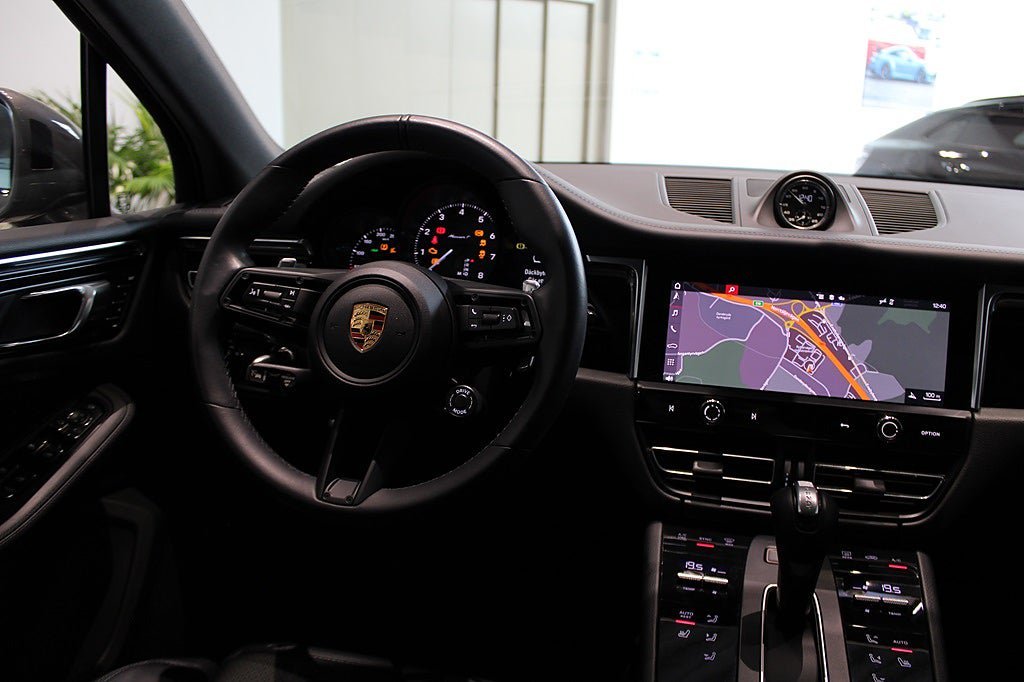 Vehicle Image 24