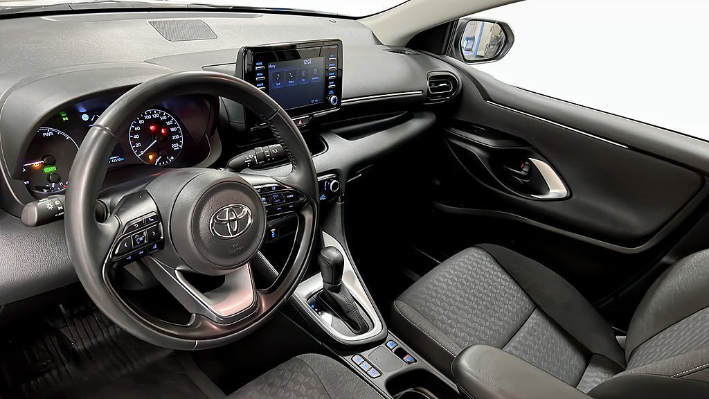 Vehicle Image 7