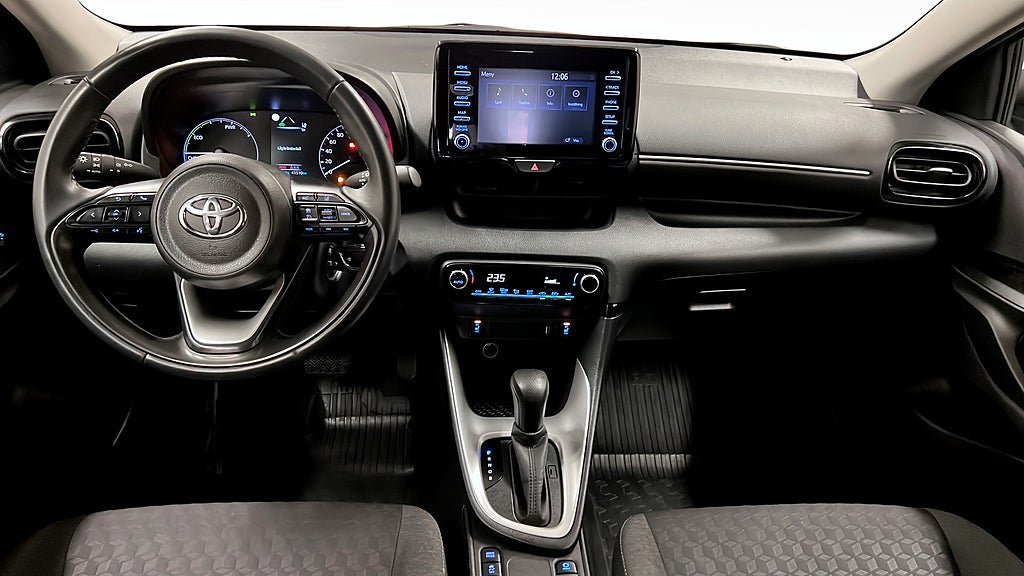 Vehicle Image 10