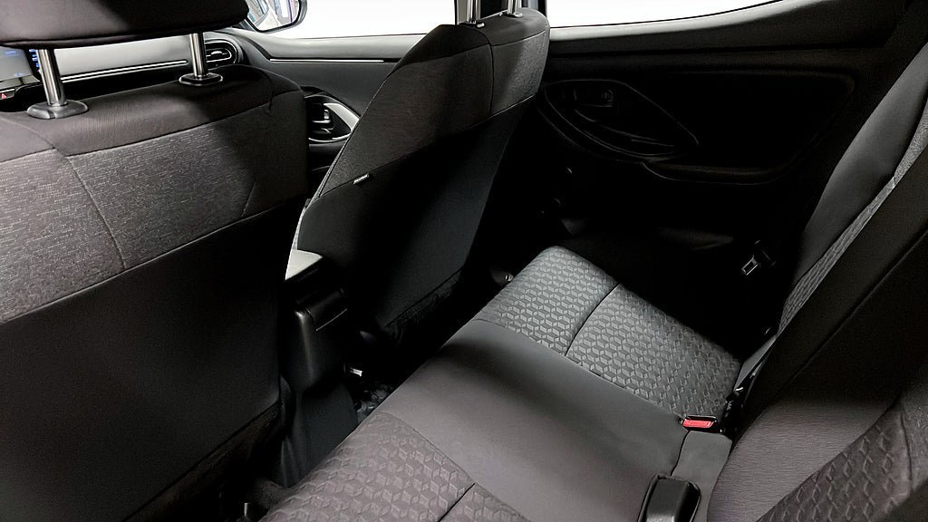 Vehicle Image 11