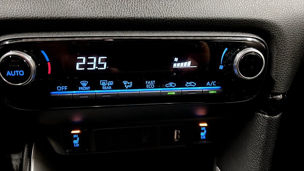 Vehicle Image 16