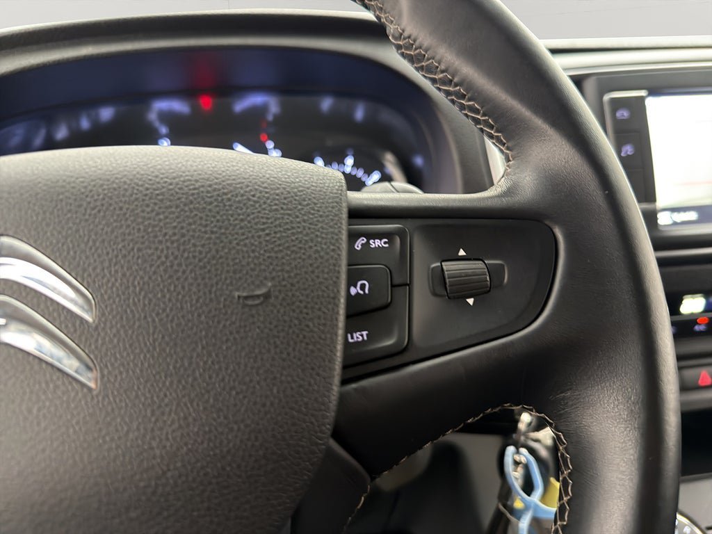 Vehicle Image 24
