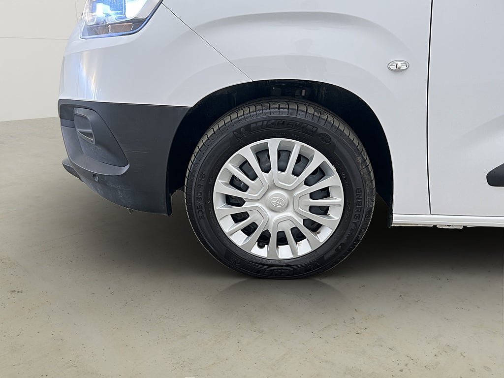 Vehicle Image 28