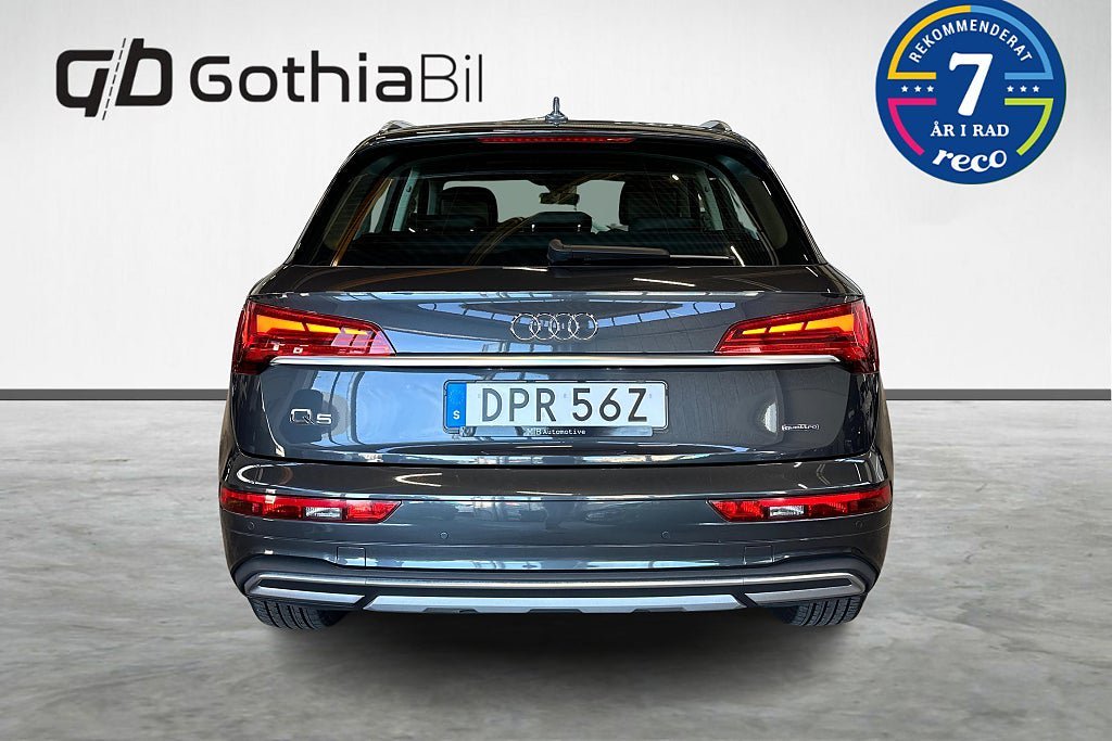 Vehicle Image 6