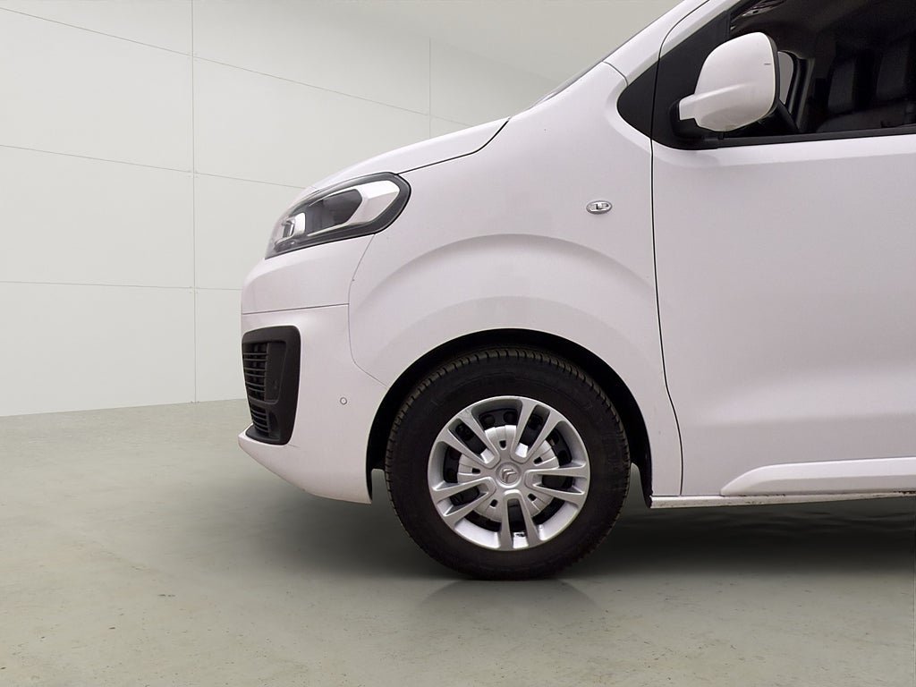 Vehicle Image 33