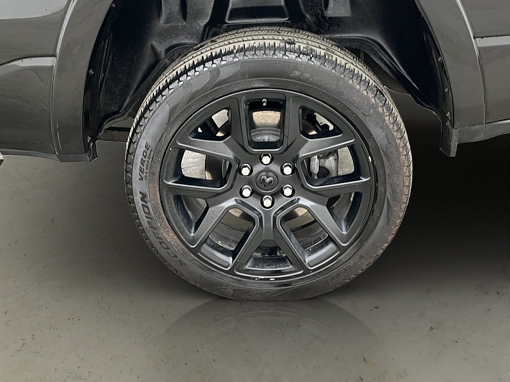 Vehicle Image 38