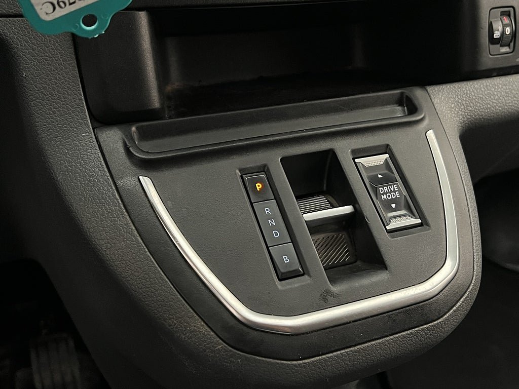 Vehicle Image 24