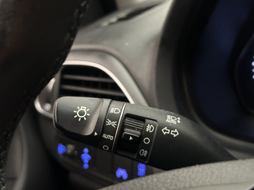 Vehicle Image 22