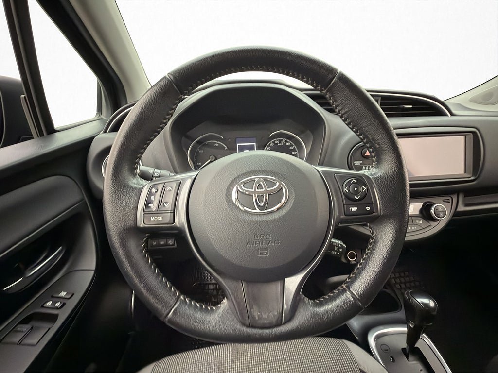 Vehicle Image 10