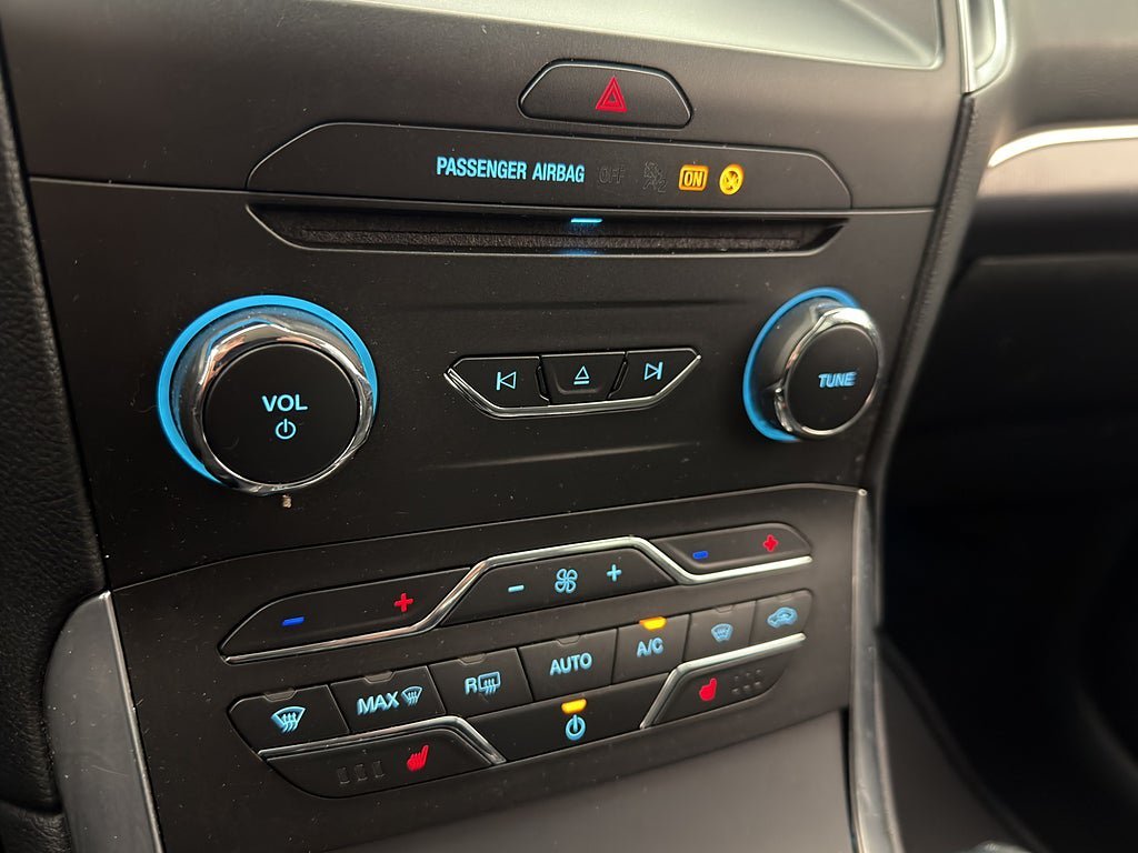 Vehicle Image 23