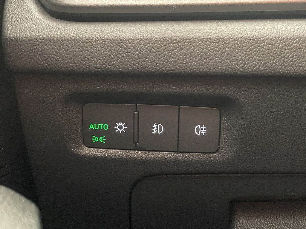 Vehicle Image 28