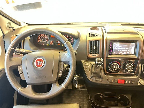 Vehicle Image 28