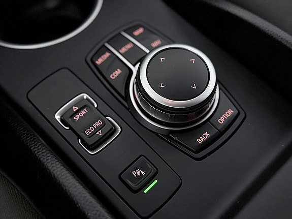 Vehicle Image 24