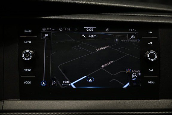 Vehicle Image 25